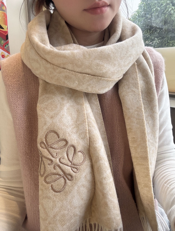 ブランドマフラー正面デザイン